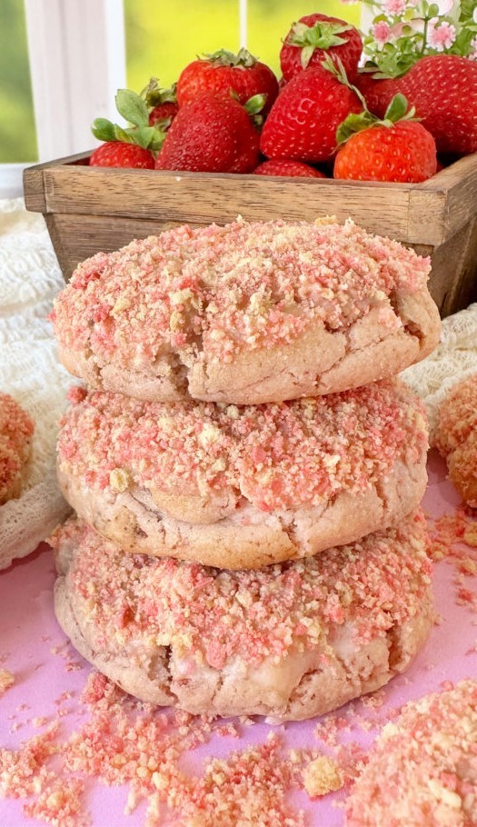 Strawberry Crunch Sourdough Cookie
