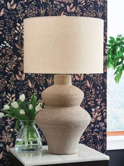 Jossleigh - Beige - Metal Table Lamp