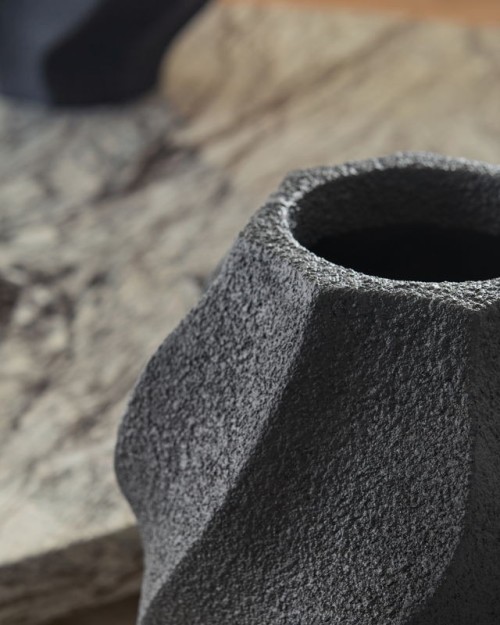 Judworth - Black - Vase - 17'