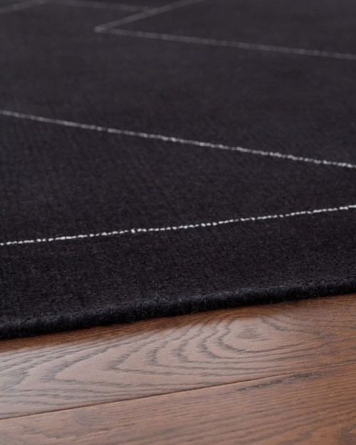 Marav - Black / White - Medium Rug