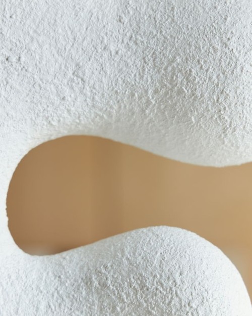 Lavarsen - White / Brown - Sculpture - 25.75"