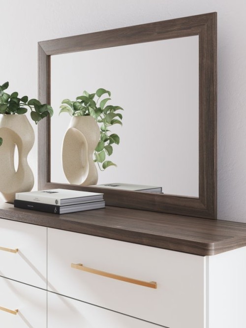 Kendanport - Brown / White - Six Drawer Dresser