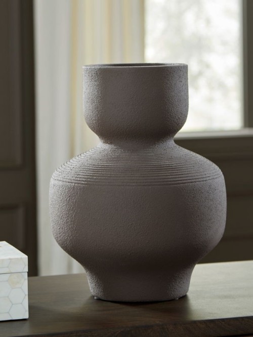 Dalsen - Brown - Vase - 13.11"