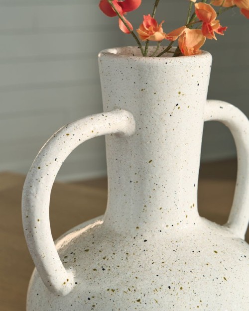 Dallinworth - White / Black - Vase - 15.75"