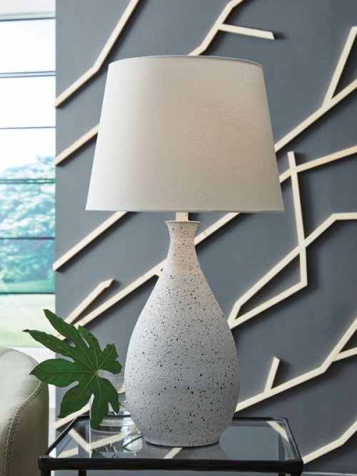 Wyattford - White / Black - Metal Table Lamp