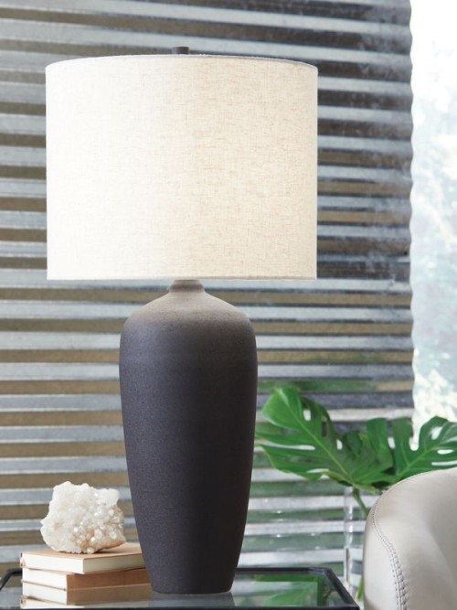 Ryenburg - Black - Metal Table Lamp