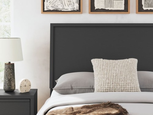 Danziar - Black - Queen Panel Bed With Low Footboard