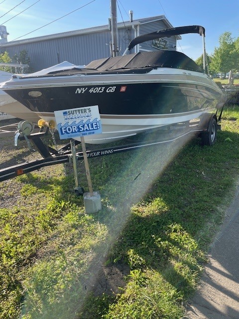 2009 FOUR WINNS H 200 BOW RIDER W/ SINGLE AXLE TRAILER
