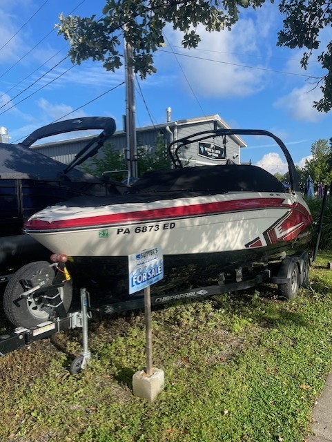 2017 CHAPARRAL 223 VORTEX VRX W/ TANDEM AXLE TRAILER