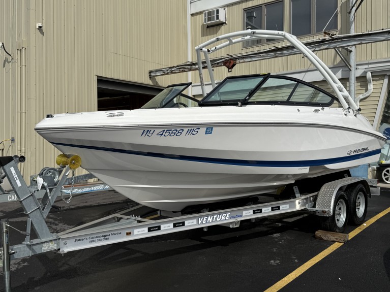 2023 REGAL 2000ES BOW RIDER W/ VOLVO V6 200 SX CAT & TANDEM AXLE VENTURE TAILER
