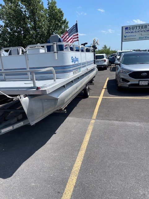 1994 SYLVAN 23 FT PONTOON W/ YAMAHA 50 HP O/B W/ LOAT RITE BUNK TRAILER