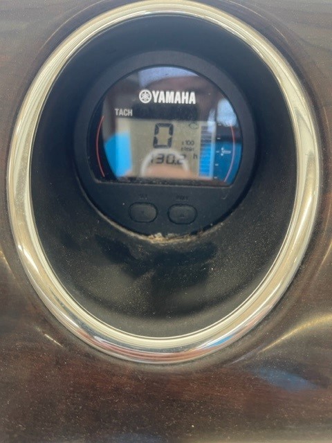 2014 BENNINGTON 2575 QCW W/ YAMAHA F 350 O/B