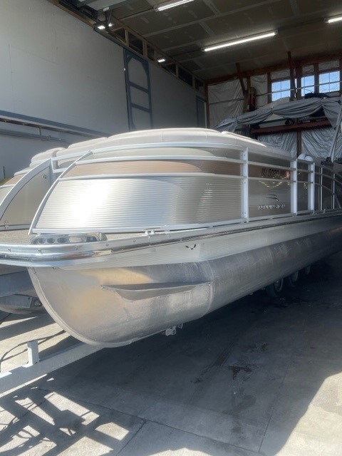 2014 BENNINGTON 2575 QCW W/ YAMAHA F 350 O/B