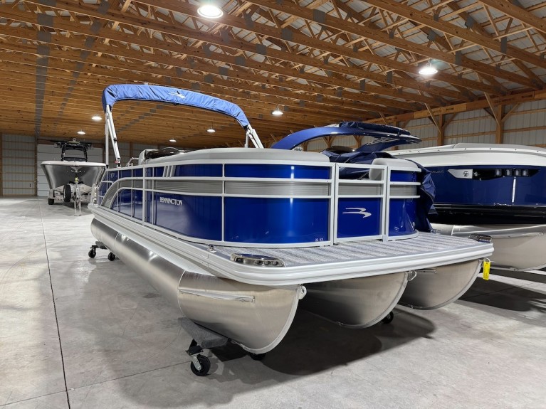 2026 BENNINGTON 22SXSB W/ 200HP MERCURY O/B