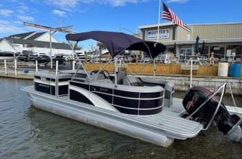 2025 BENNINGTON 22SXSR W/ 150HP MERCURY O/B