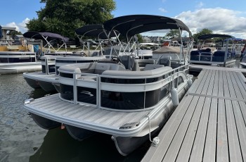 2025 BENNINGTON 22SXSR W/ 150HP YAMAHA O/B