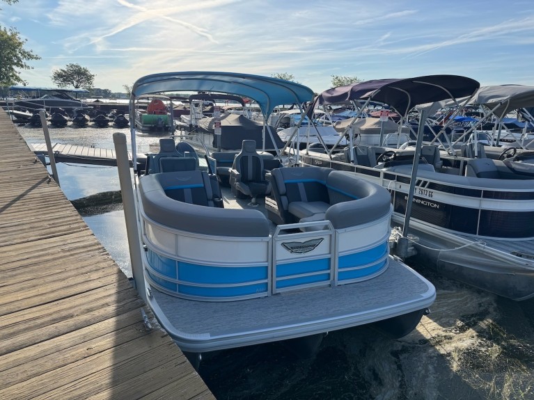 2025 BENNINGTON 22MFB W/ 150HP YAMAHA O/B