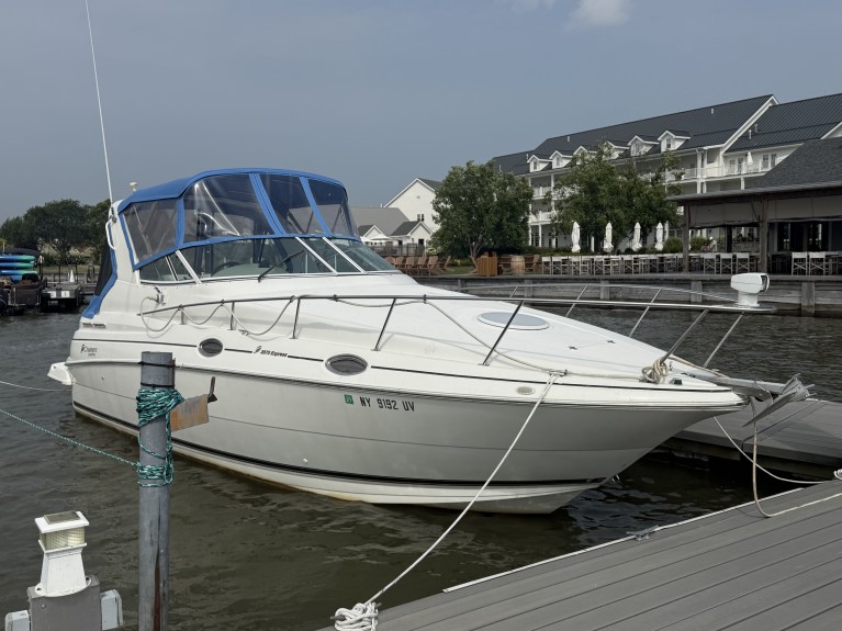 2001 CRUISER YACHTS 2870 EXPRESS W/ SINGLE MERC 350 V8 I/O