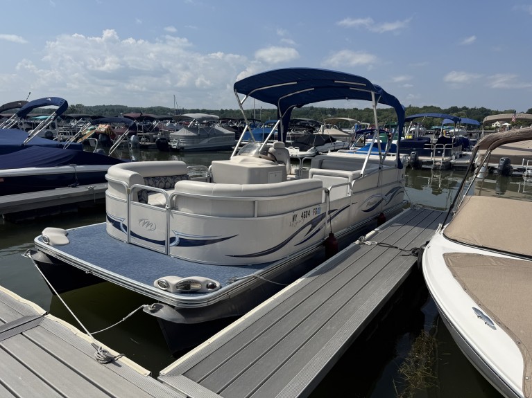 2005 MANITOU 22 LEGACY W/ 90HP EVINRUDE 2-STROKE O/B