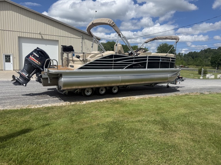 2012 BENNINGTON MARINE 2275RCW W/ 2023 YAMAHA 5250XSB