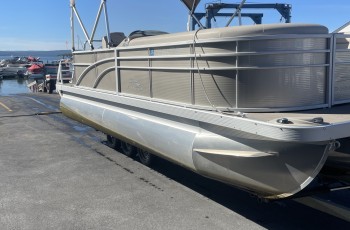 2019 BENNINGTON 21SLX