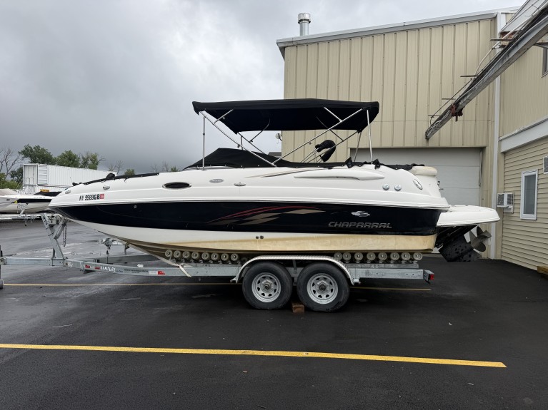 2004 CHAPARREL SUNESTA 236 W/ MERCURY ENGINE