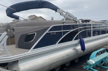 2018 BENNINGTON 25 SSRFBXB PONTOON BOAT  W/ YAMAHA F 250 4 STROKE O/B