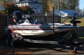 2010 SKEETER FX 20 W/ YAMAHA F 250 SHO W/ EZ LOAD BUNK TRAILER