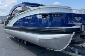 2023 BENNINGTON RXSBA TRIPLE PONTOON W/ YAMAHA 300 DEC O/B