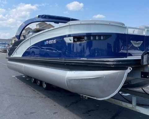 2023 BENNINGTON RXSBA TRIPLE PONTOON W/ YAMAHA 300 DEC O/B