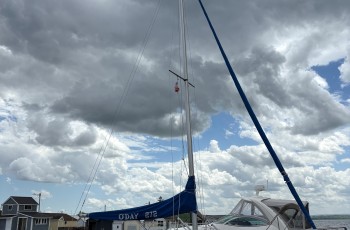 1987 ODAY 272 SAILBOAT WITH HONDA 9.9 4 STROKE O/B