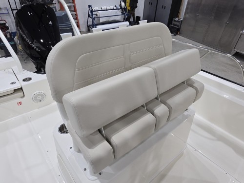 2026 210 MONTAUK W/ 2026 MERCURY 200 XL V-6 4-STROKE