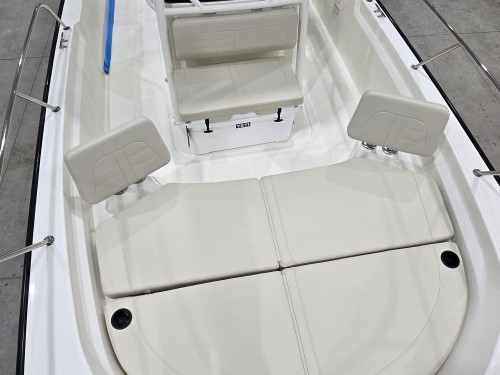 2026 210 MONTAUK W/ 2026 MERCURY 200 XL V-6 4-STROKE