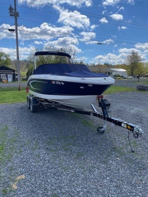 2019 CHAPARRAL 21 H20 BR W/ 4.5 MERCRUISER I/0 W/ DOUBLE AXLE TRAILER