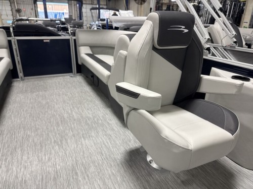 2026 BENNINGTON 22SSR W/ 150HP YAMAHA O/B