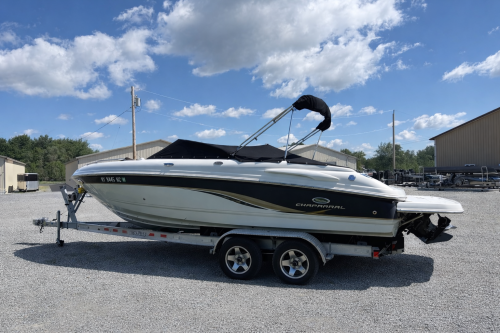 2006 CHAPARRAL 220 SSI OPEN BOW W/ MERCURY 5.0 I/O W/ VENTURE TANDEM AXLE TRAILER