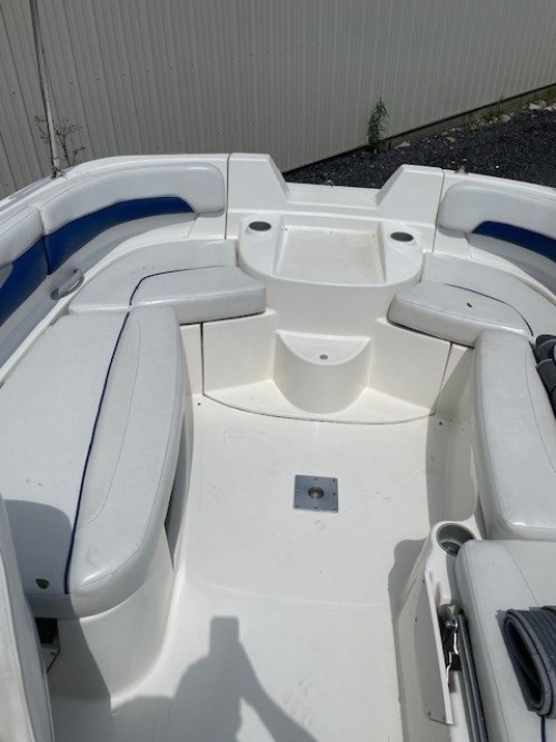 2004 BAYLINER 219 BR W/ MERCRUISER 5.0 I/O W/ DOUBLE AXLE BUNK TRAILER