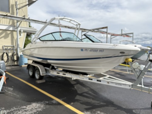 2023 REGAL 2000ES BOW RIDER W/ VOLVO V6 200 SX CAT & TANDEM AXLE VENTURE TAILER