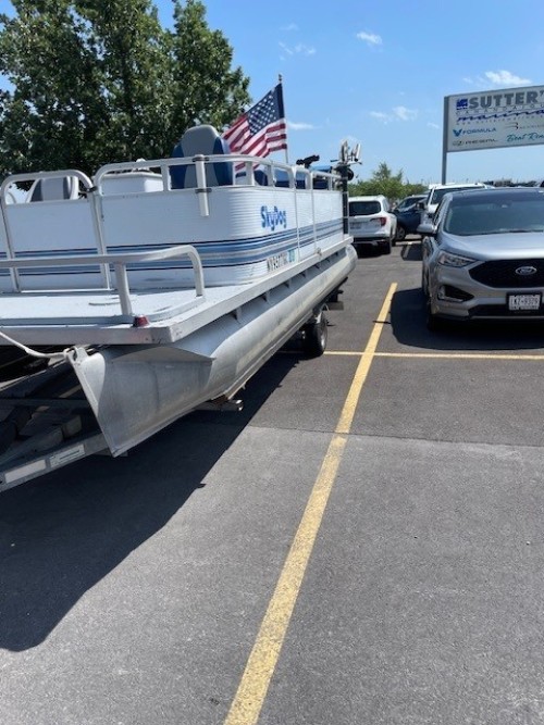 1994 SYLVAN 23 FT PONTOON W/ YAMAHA 50 HP O/B W/ LOAT RITE BUNK TRAILER