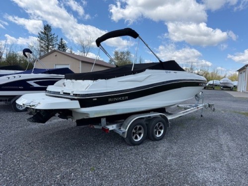 2017 RINKER 21 QX B/R W/ 4.5 L MERCRUISER I/0 W/ TANDEM AXLE YACHT CLUB TRAILER