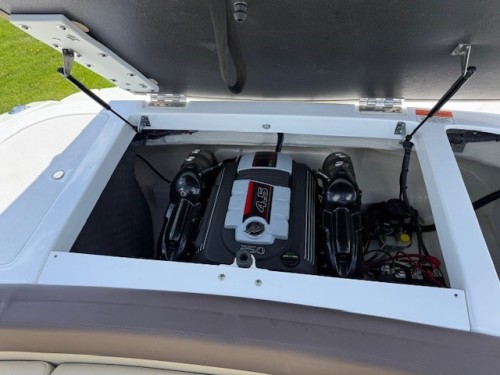 2017 RINKER 21 QX B/R W/ 4.5 L MERCRUISER I/0 W/ TANDEM AXLE YACHT CLUB TRAILER