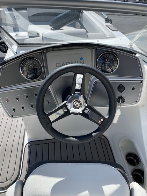 2023 HURRICANE 217 BRW/ 200 HP MERCURY O/B