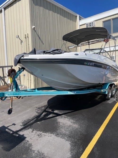 2023 HURRICANE 217 BRW/ 200 HP MERCURY O/B
