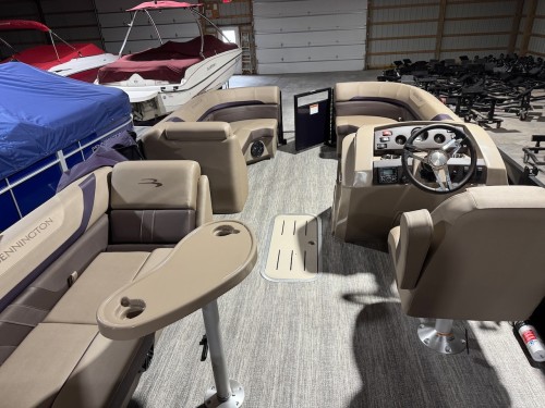 2026 BENNINGTON 22SXSB W/ 200HP MERCURY O/B