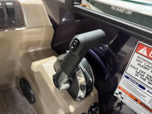 2026 BENNINGTON 22SXSB W/ 200HP MERCURY O/B