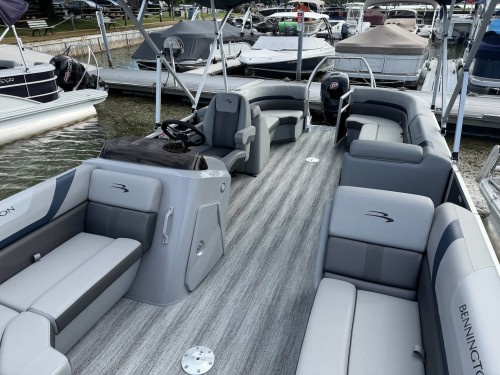 2025 BENNINGTON SXSRC W/ 150HP MERCURY O/B - 2 COLORS AVAILABLE