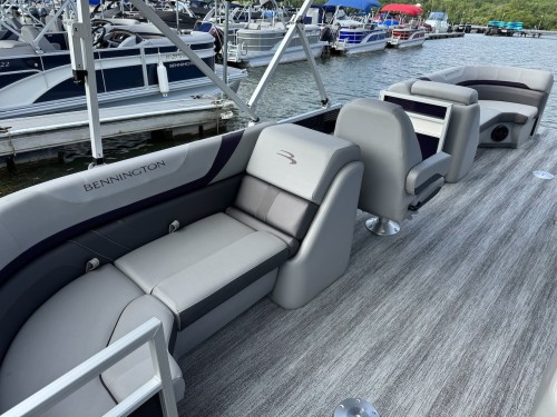 2025 BENNINGTON 22SXSR W/ 150HP MERCURY O/B