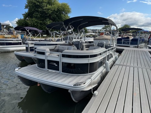 2025 BENNINGTON 22SXSR W/ 150HP YAMAHA O/B