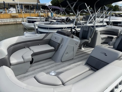 2025 BENNINGTON 22SXSR W/ 150HP YAMAHA O/B