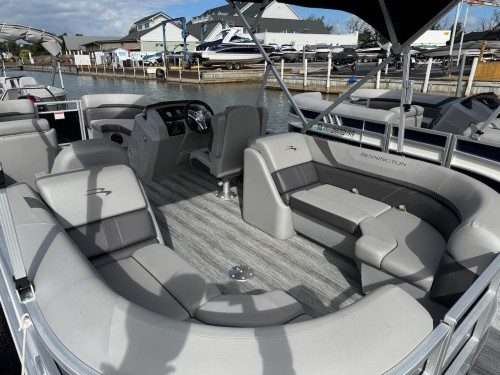 2025 BENNINGTON 22SXSR W/ 150HP YAMAHA O/B